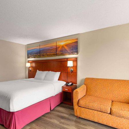 Days Inn By Wyndham Knoxville East Eksteriør billede